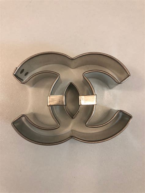 chanel fondant embosser|Chanel logo cookie cutter 4.